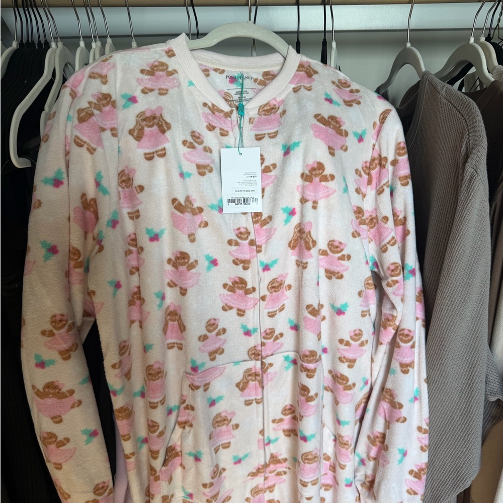 Posh Peanut Cozy Pink Novelty Onesie Pajamas - Gingerbread Print Large NWT - Picture 2 of 3